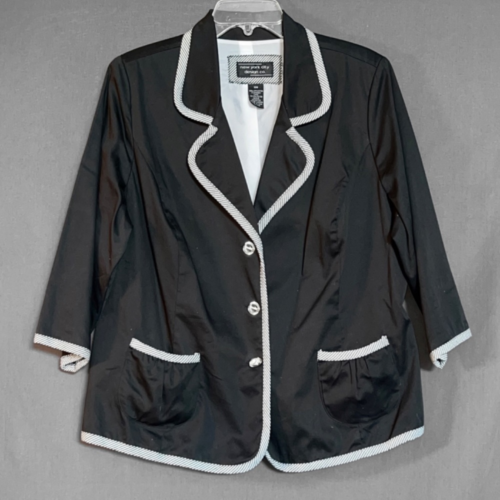 Lightweight Black and White Blazer
